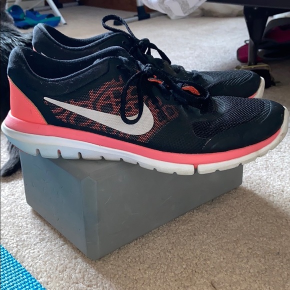Nike Flex—8.5 - Picture 4 of 7